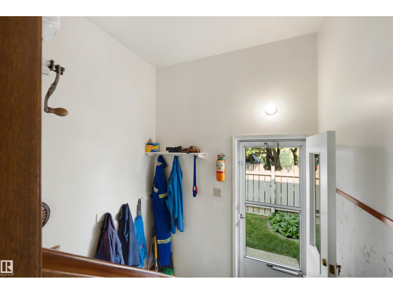 4120 120 ST NW - 18