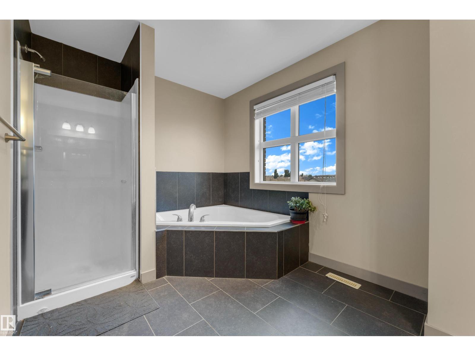 2107 CASSELMAN LI SW - 21