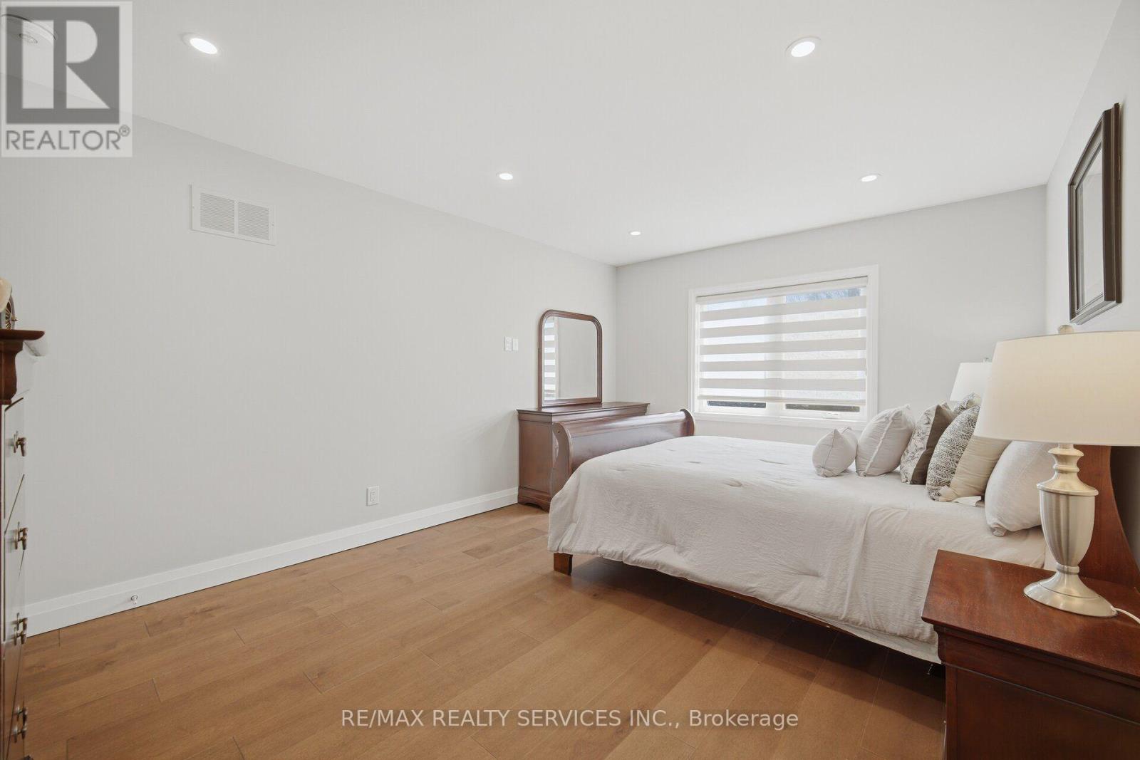9522 WELLINGTON 22 ROAD - 33