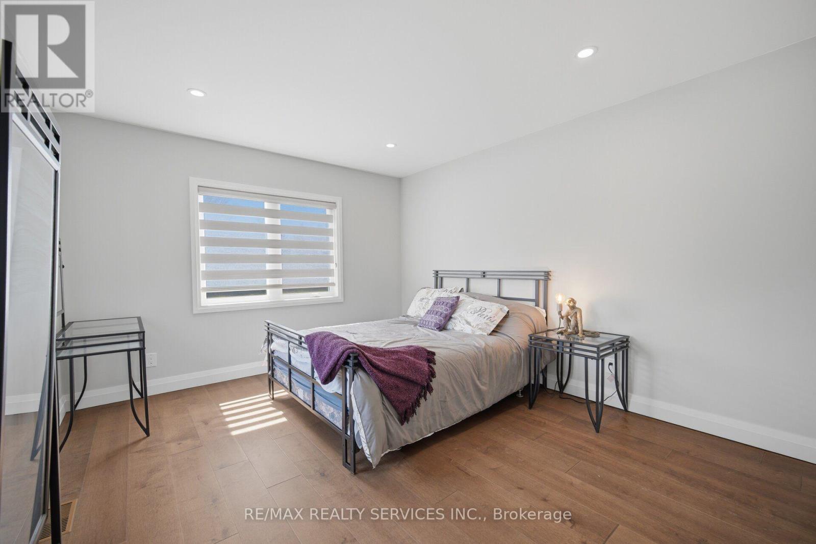 9522 WELLINGTON 22 ROAD - 35