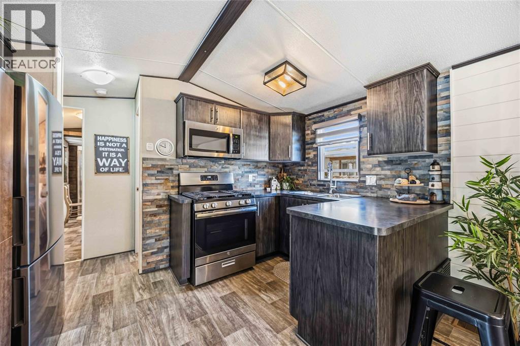 #13 2891 Old Lakeshore ROAD - 13