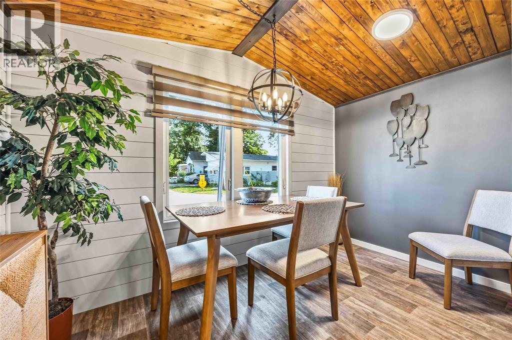 #13 2891 Old Lakeshore ROAD - 12