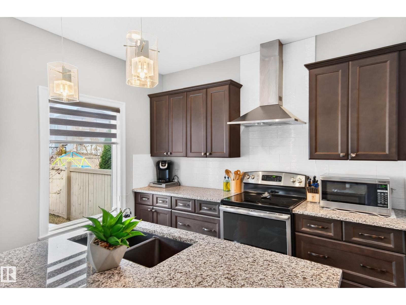3306 HILTON CR NW - 13