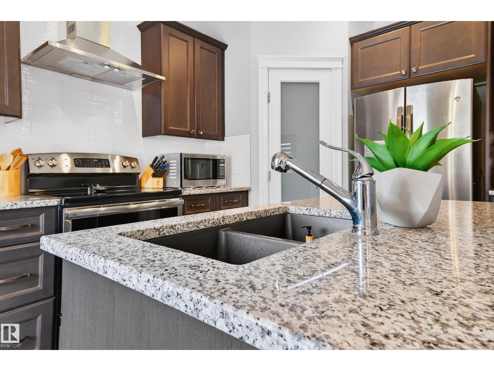 3306 HILTON CR NW - 14