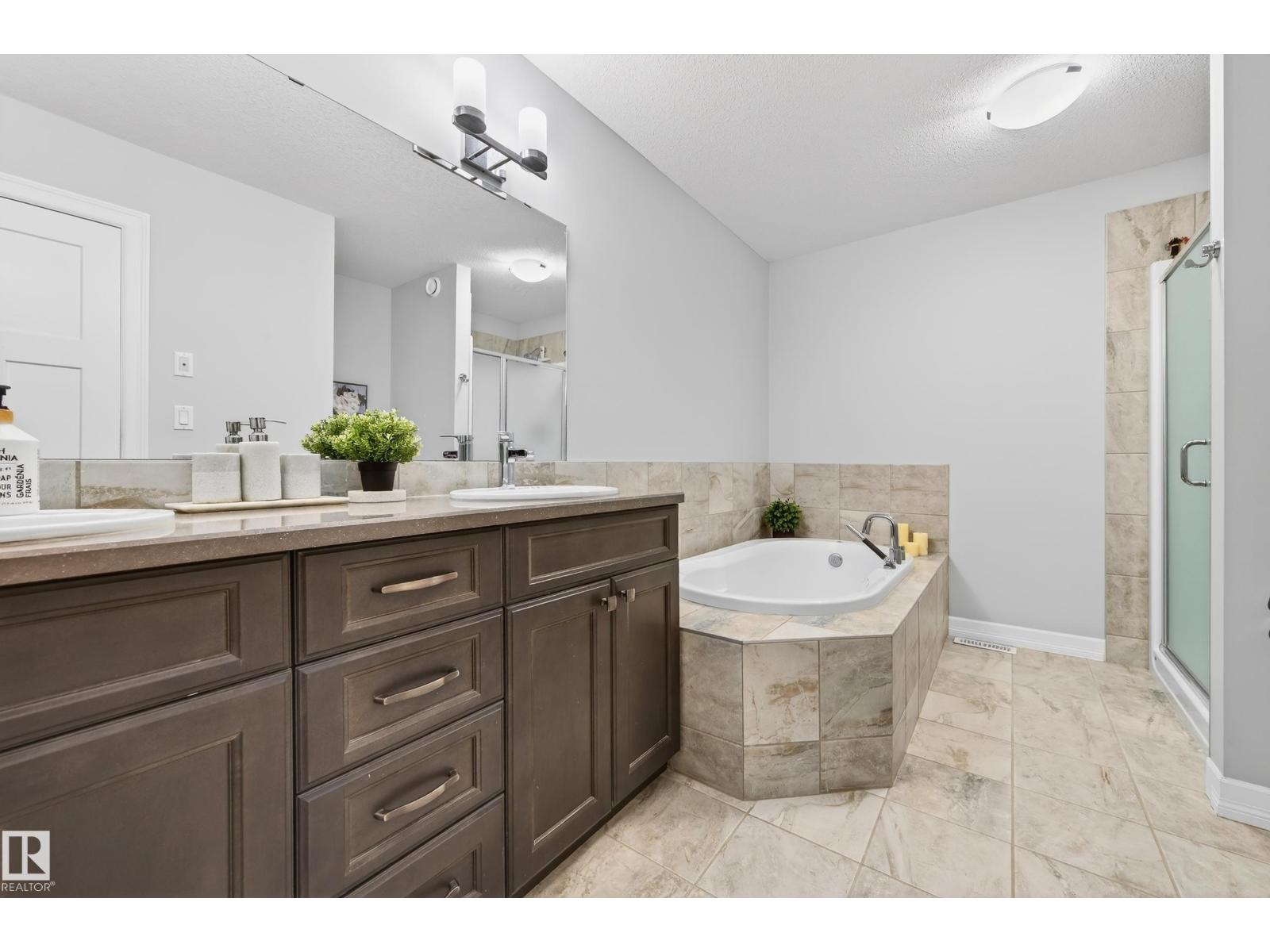3306 HILTON CR NW - 24