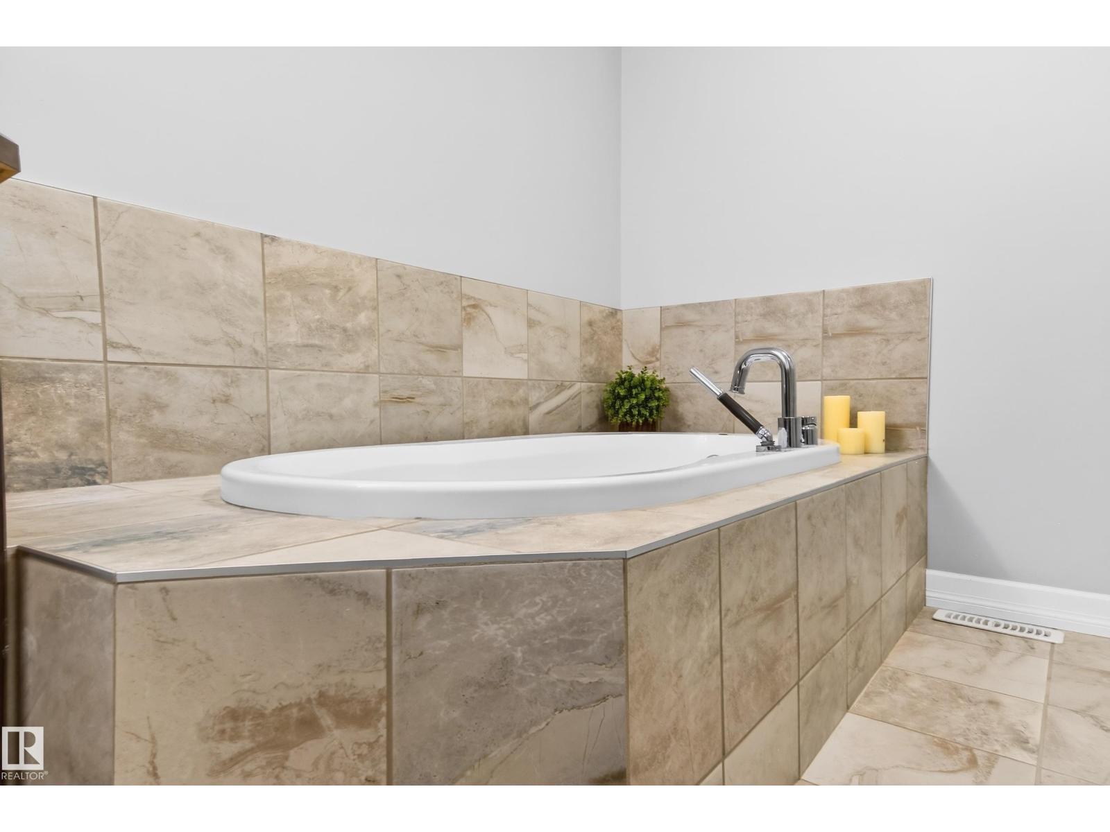 3306 HILTON CR NW - 25