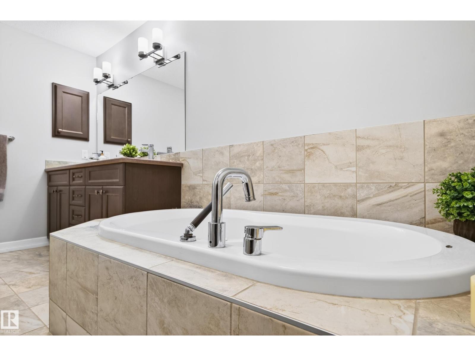 3306 HILTON CR NW - 27