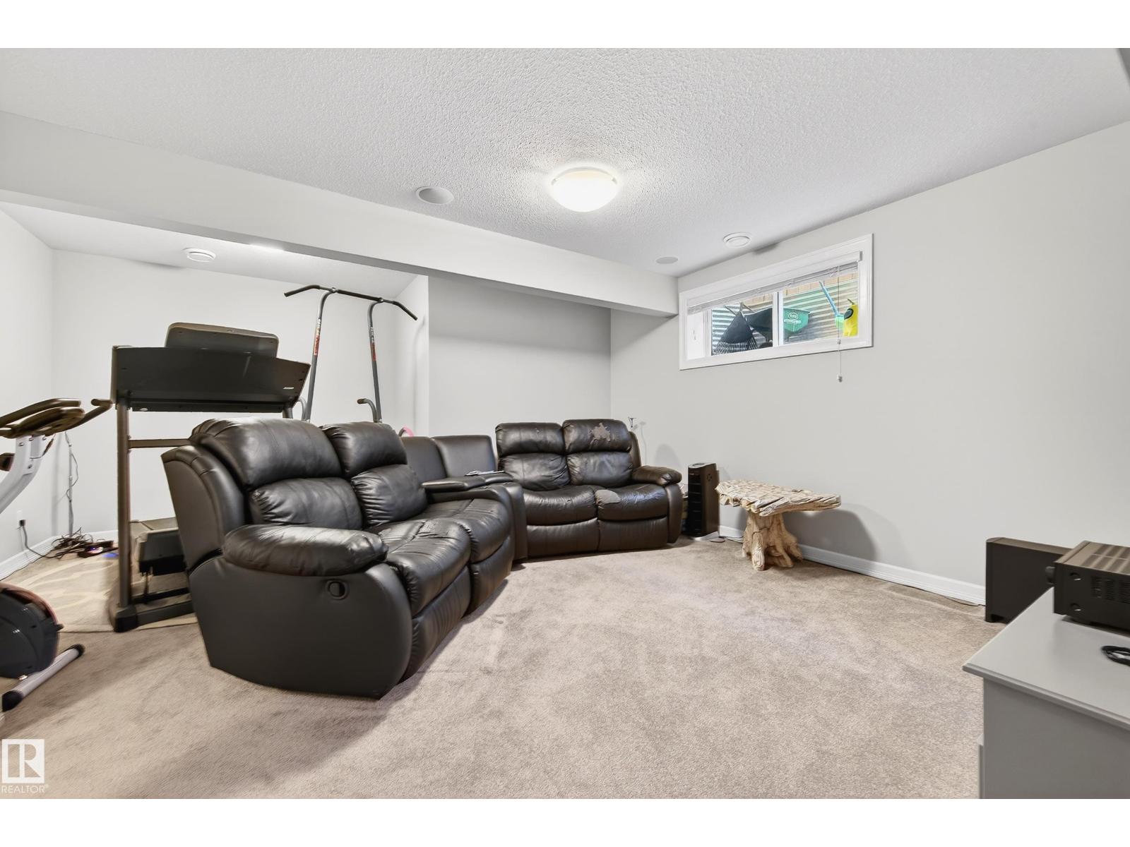 3306 HILTON CR NW - 35