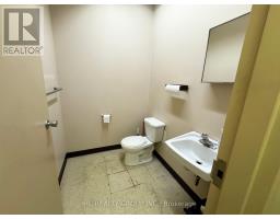 16 - 3300 Steeles Avenue W, Vaughan, ON L4K2Y4 Photo 7