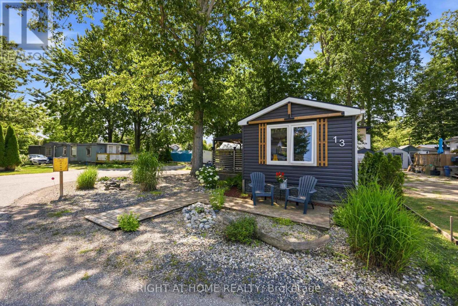 2891 OLD LAKESHORE ROAD - 1
