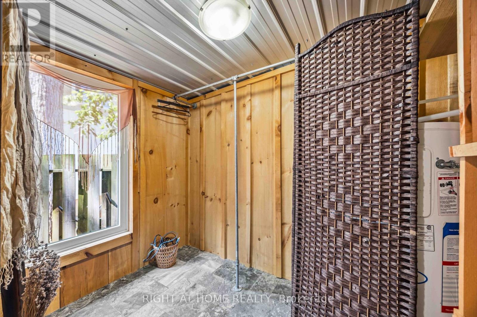2891 OLD LAKESHORE ROAD - 19