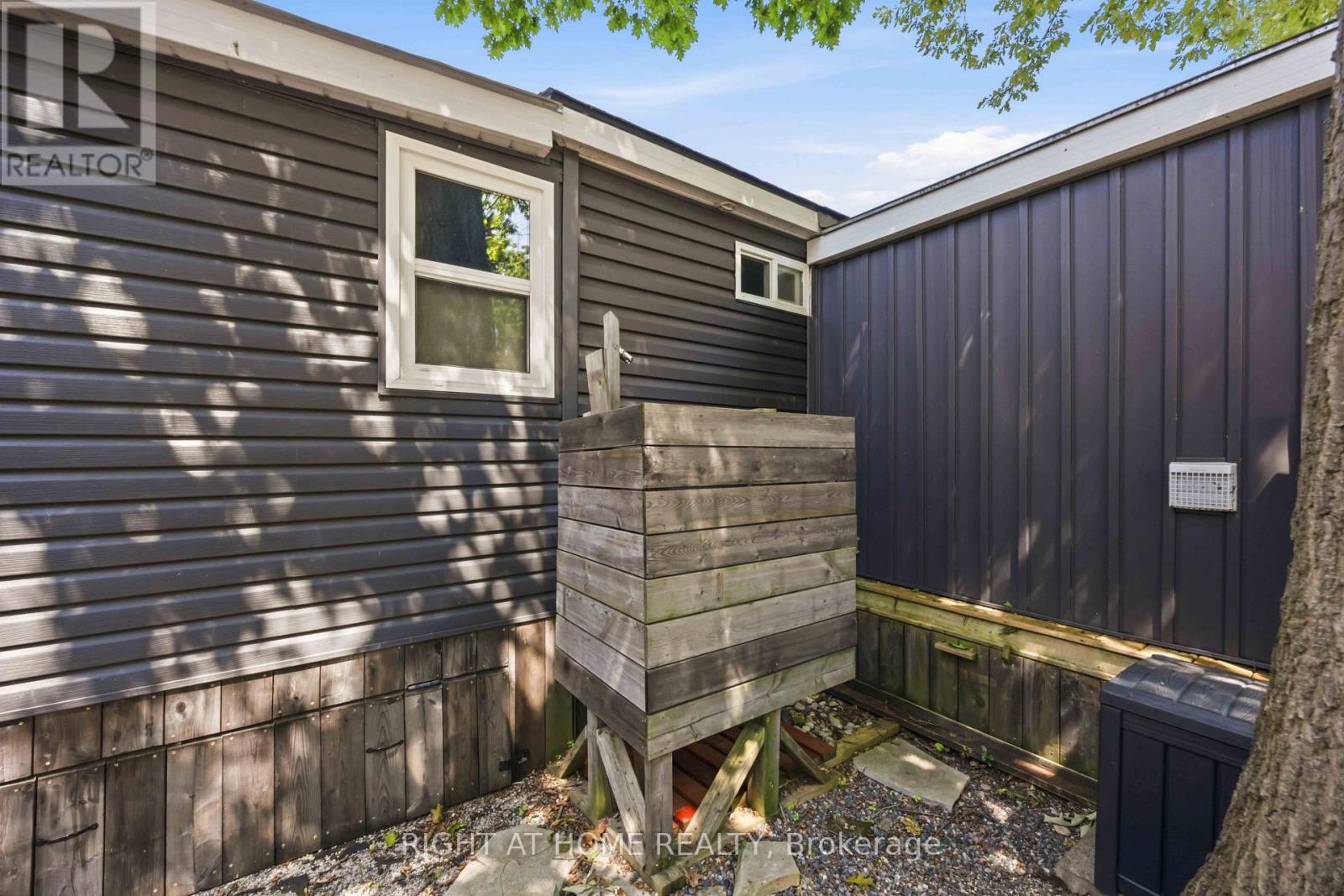 2891 OLD LAKESHORE ROAD - 35