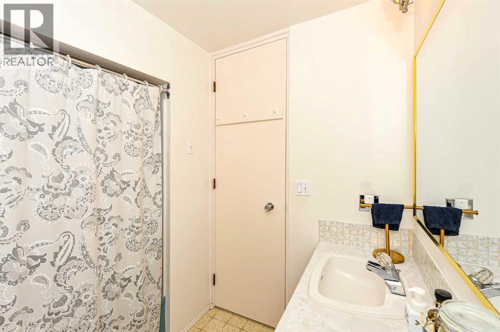 6314 44A Avenue - 24