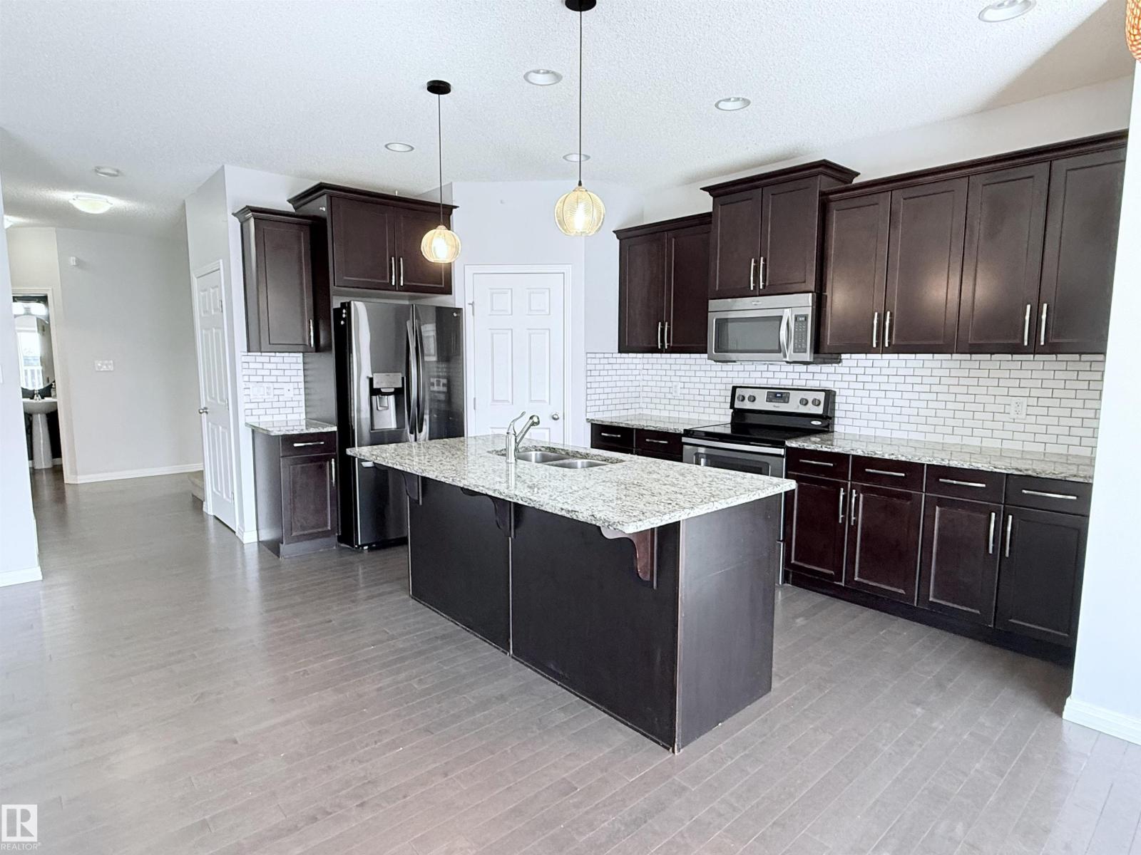 7819 173 AV NW - 13