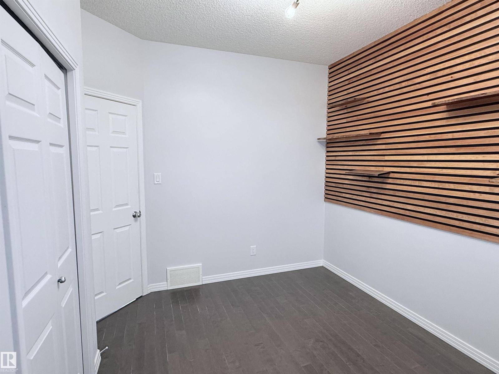 7819 173 AV NW - 25