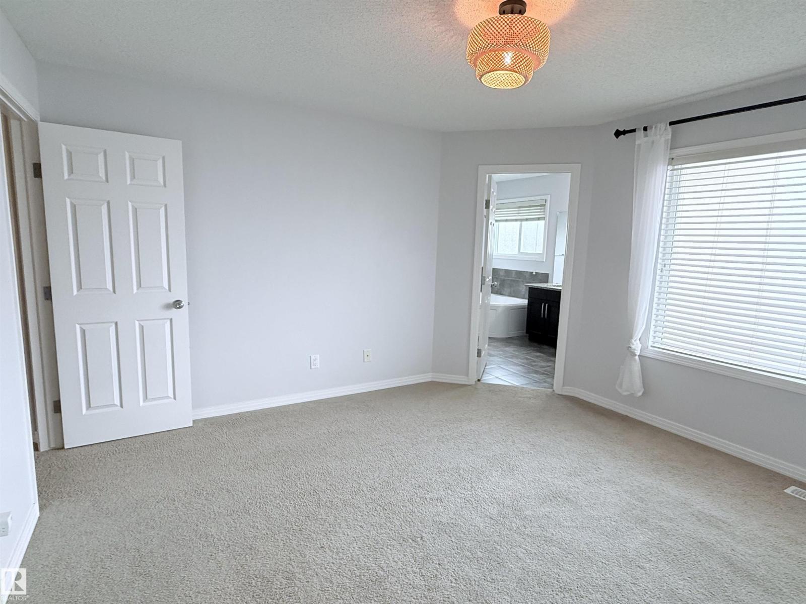 7819 173 AV NW - 35