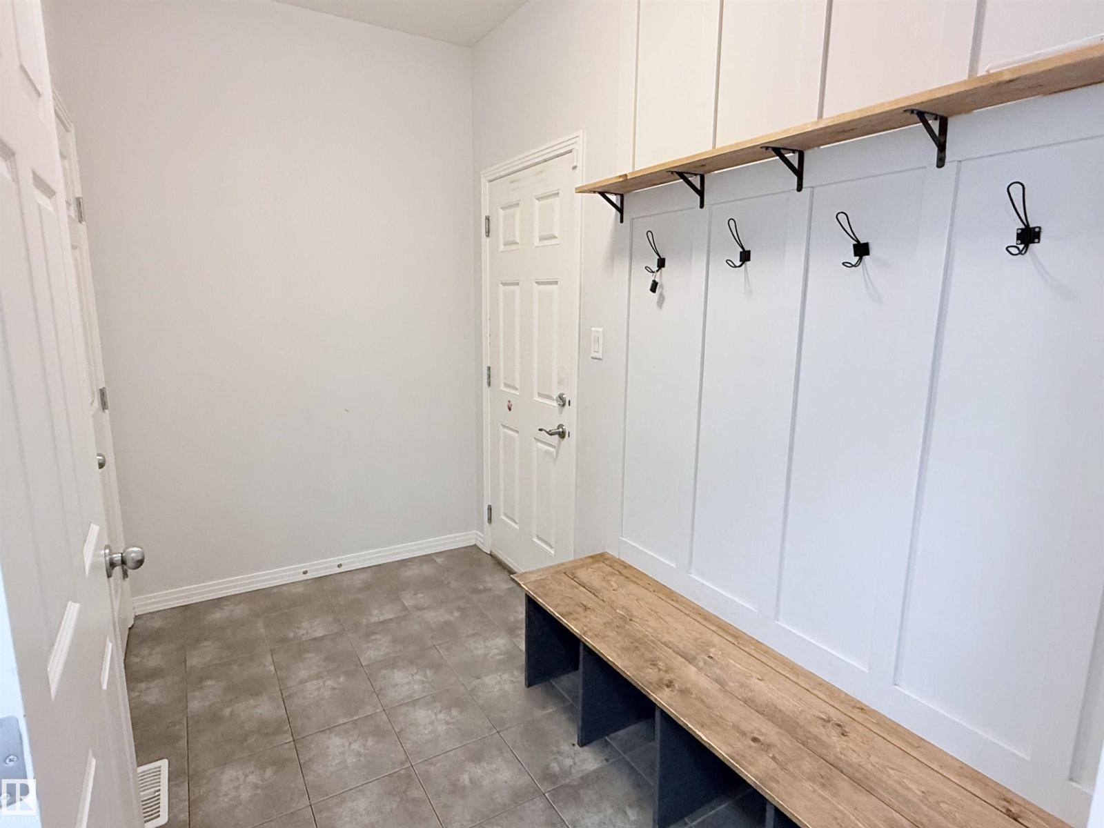 7819 173 AV NW - 51