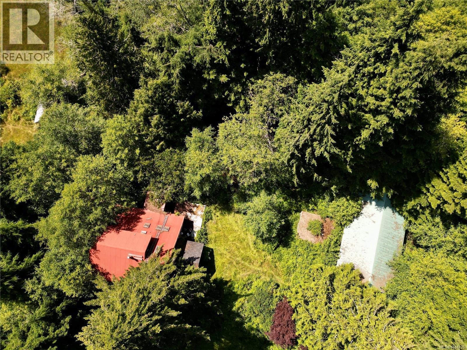 245 Quatsino Rd - 10