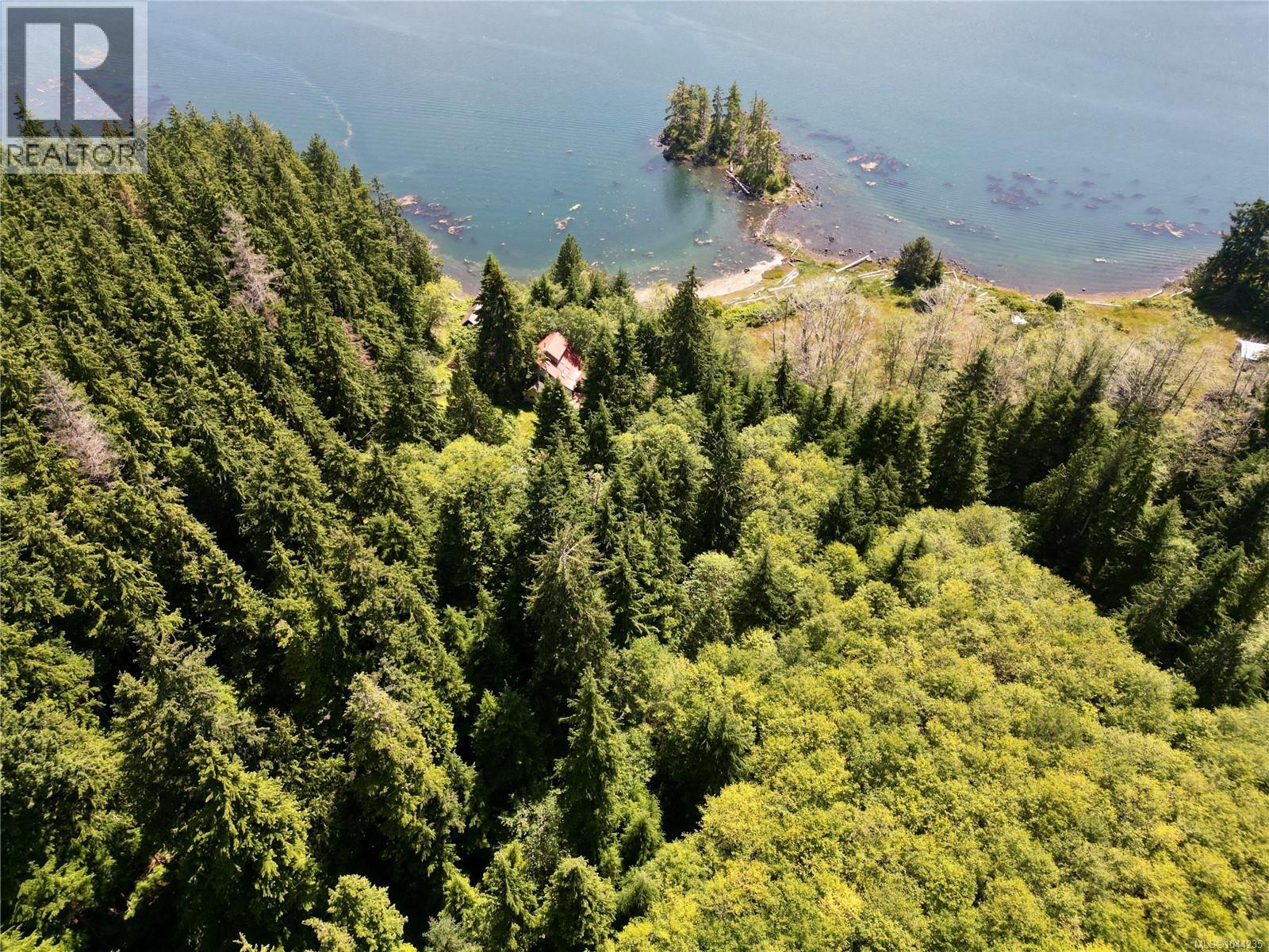 245 Quatsino Rd - 3