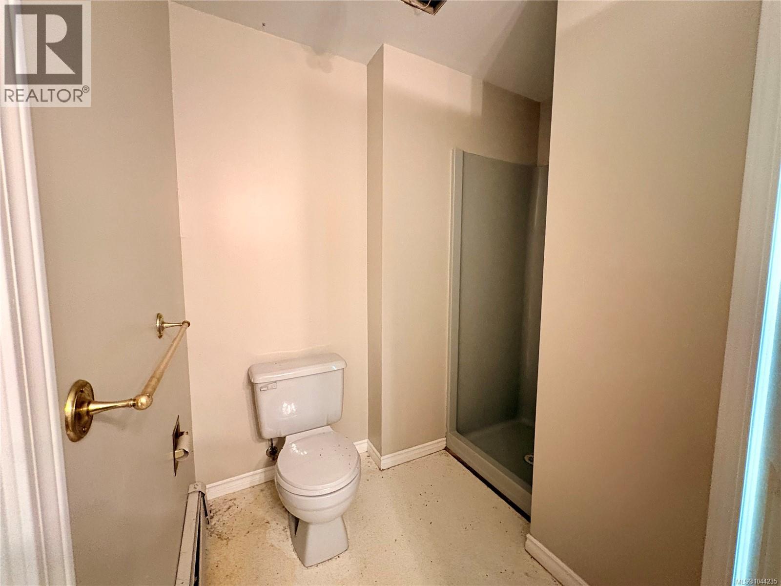 245 Quatsino Rd - 36