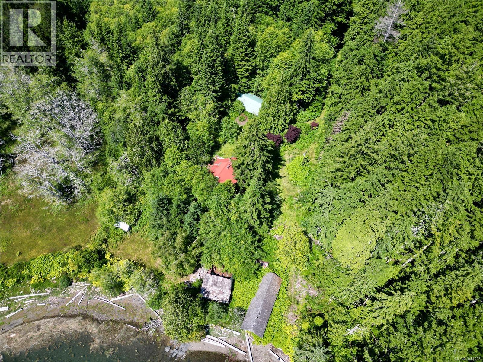 245 Quatsino Rd - 4