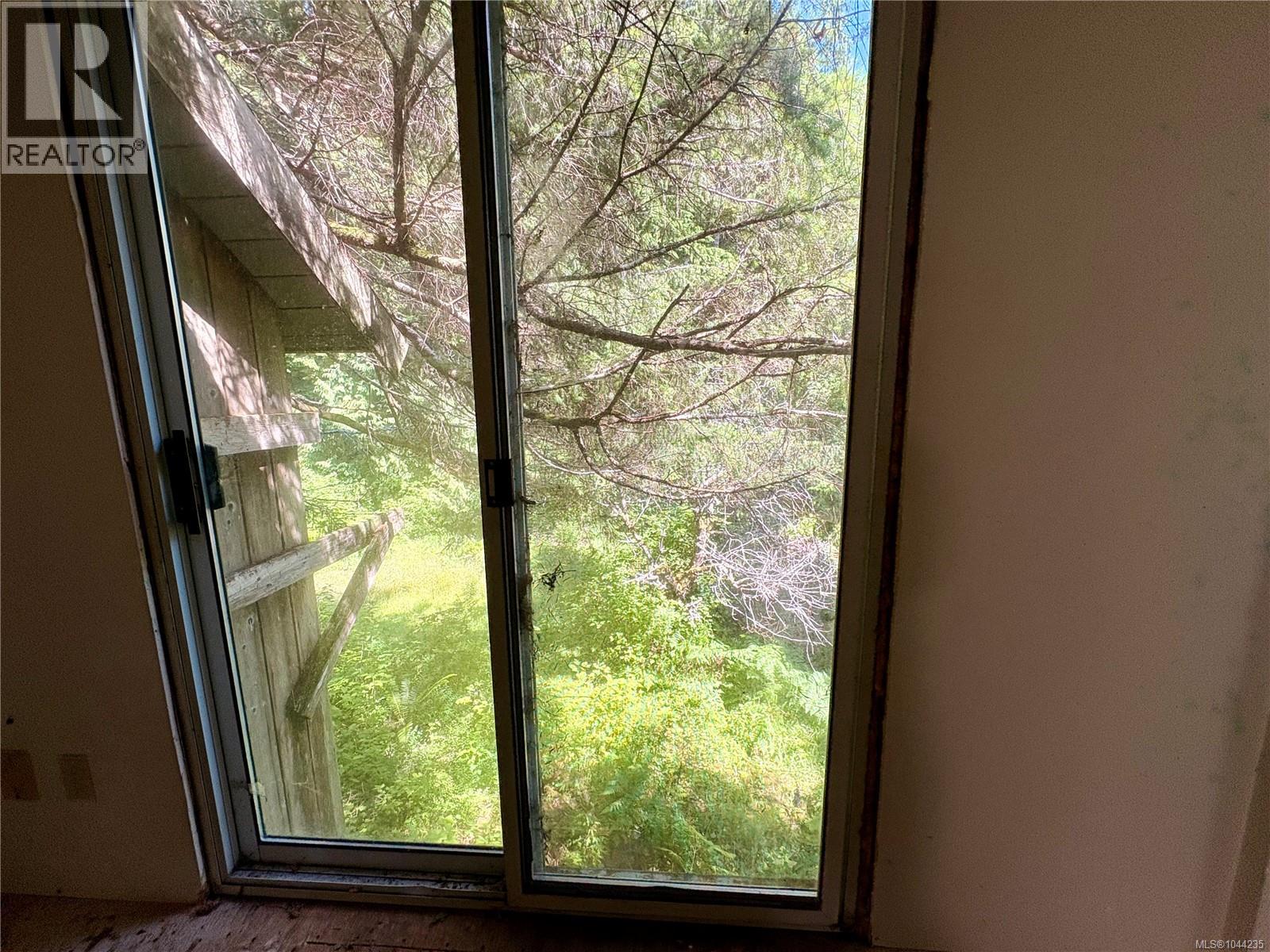 245 Quatsino Rd - 47
