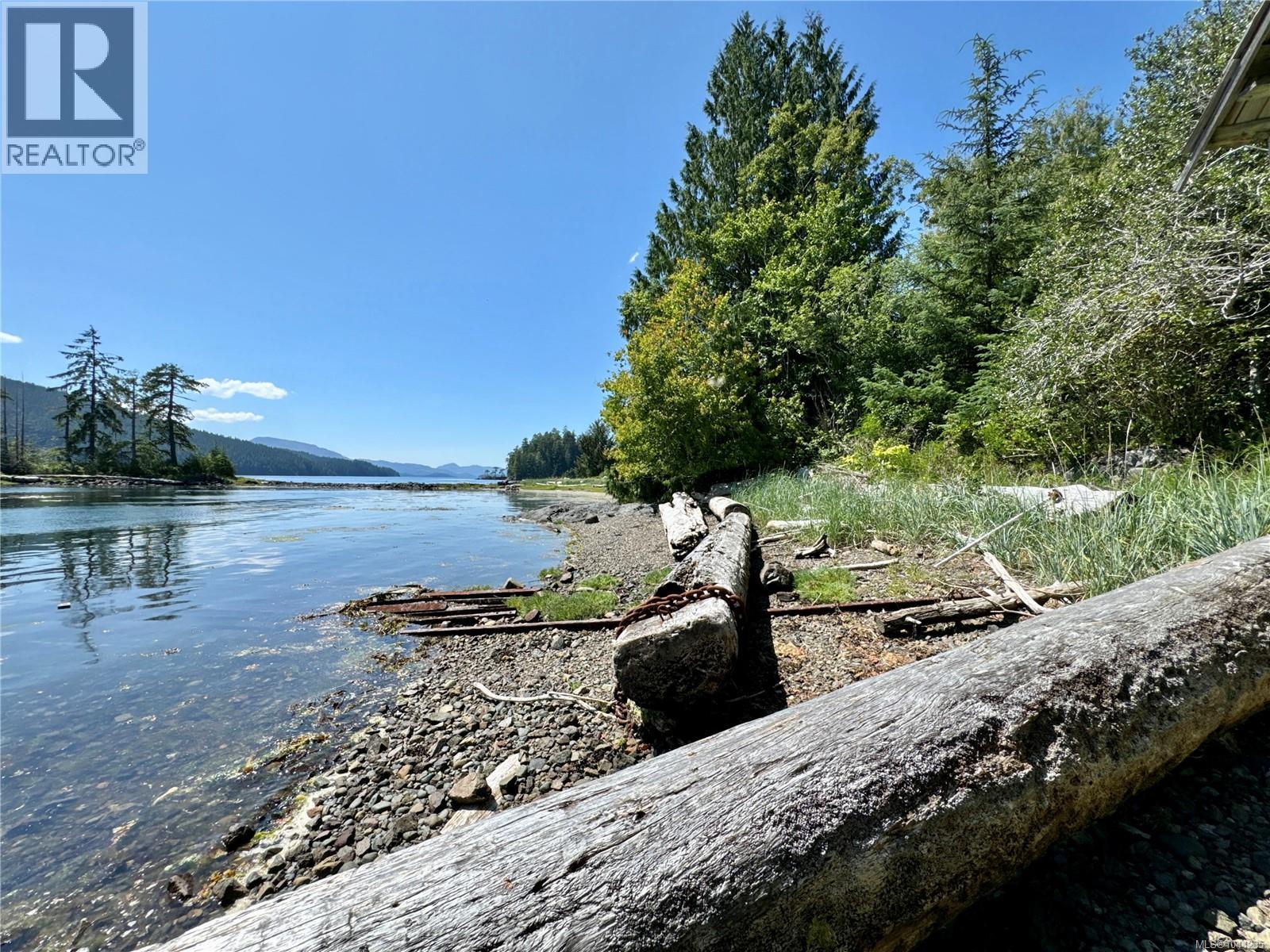 245 Quatsino Rd - 9