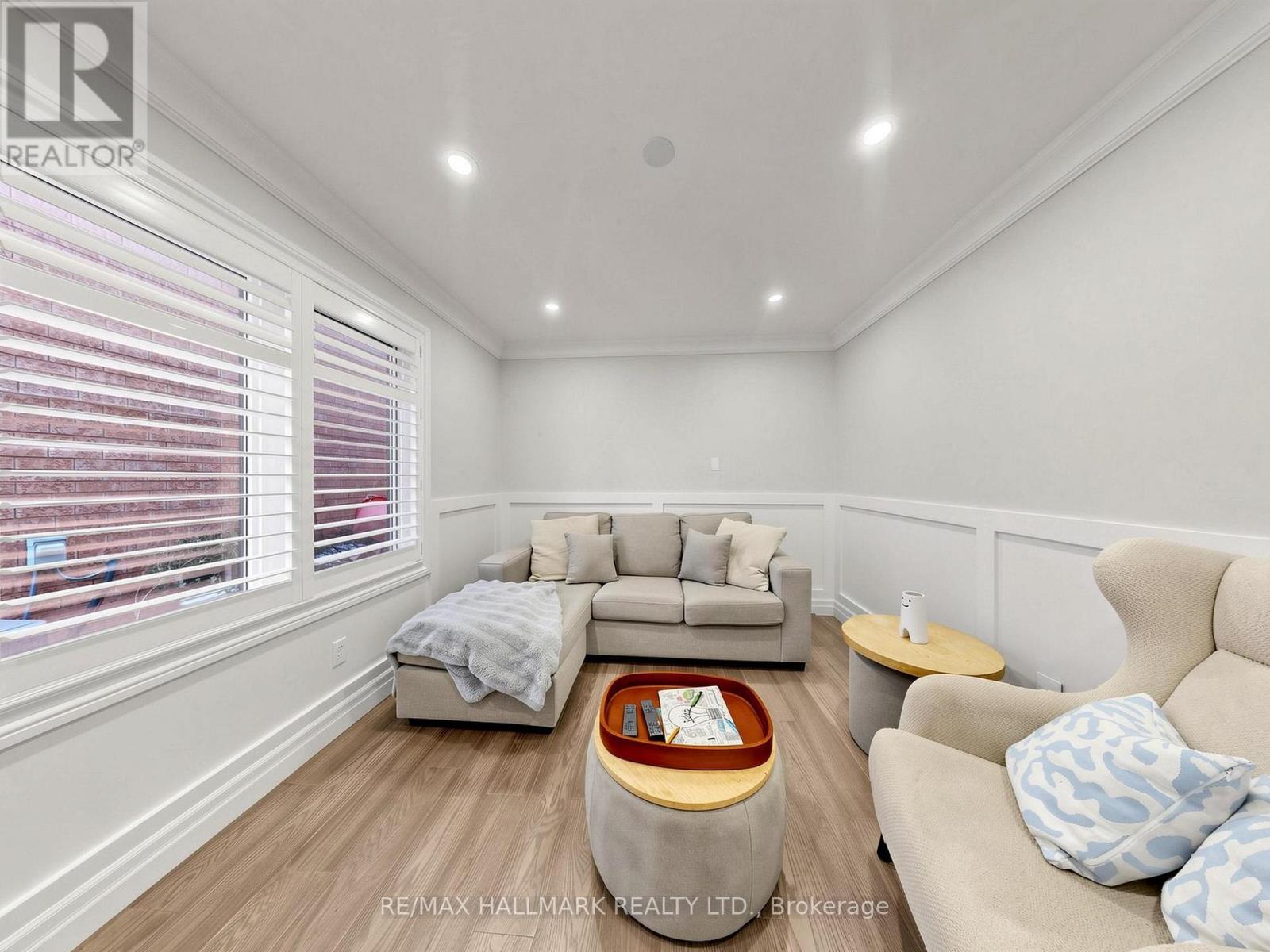 58 MARCHWOOD CRESCENT - 19