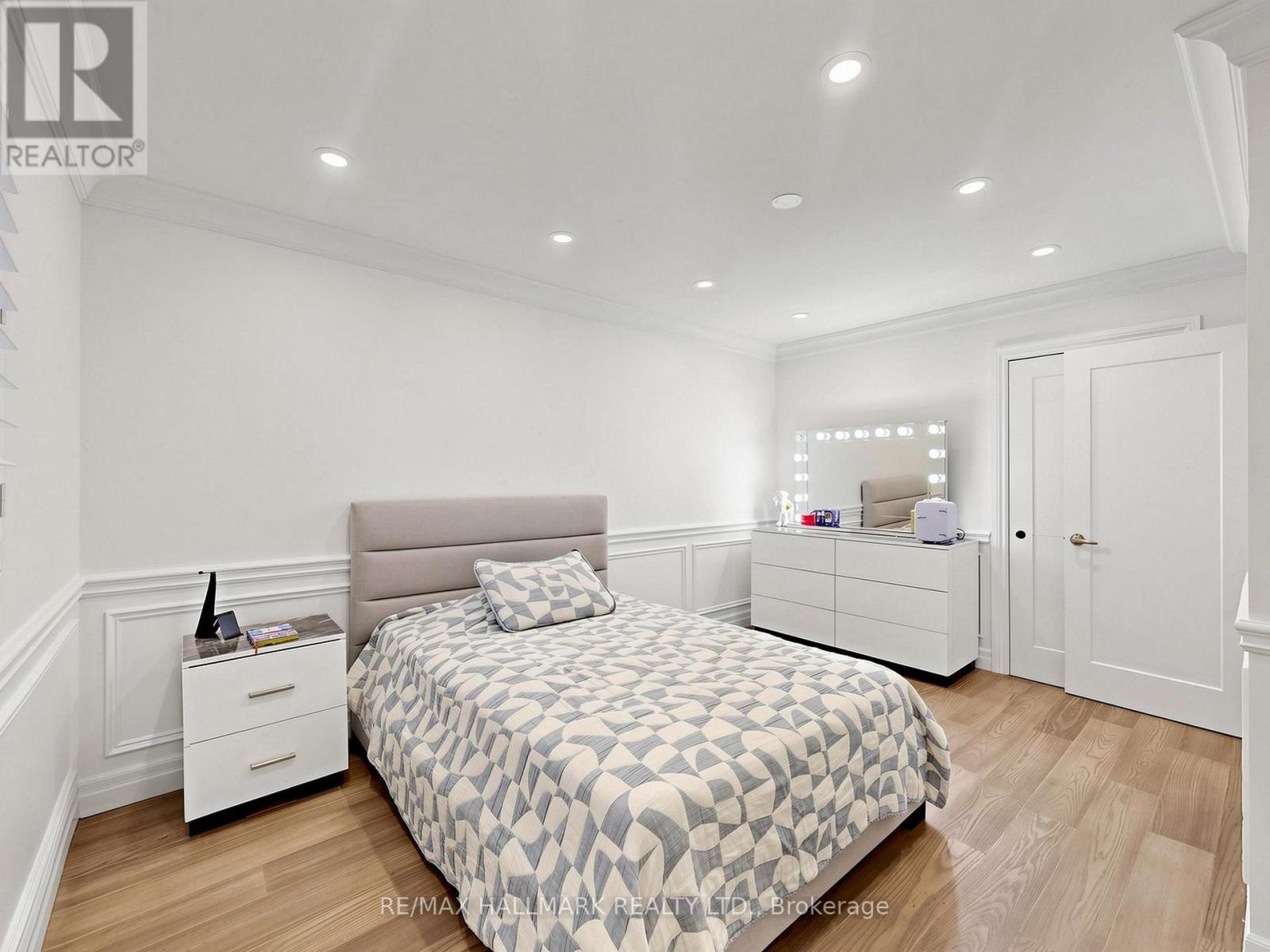 58 MARCHWOOD CRESCENT - 29