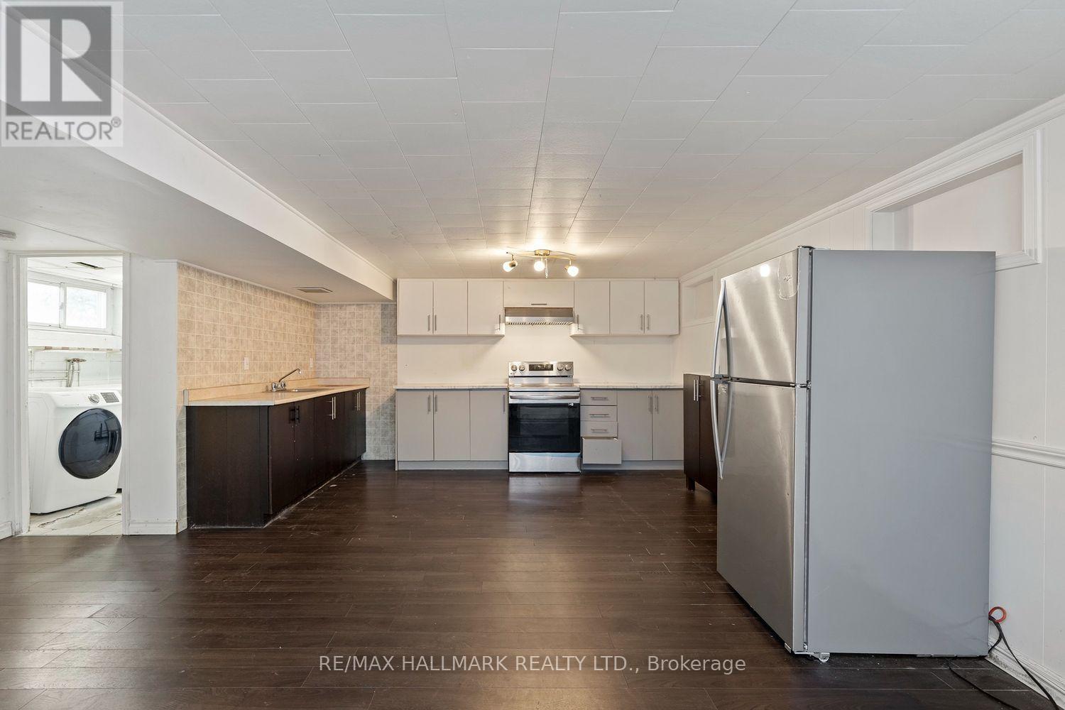 26 FLOWERTOWN AVENUE - Image 14