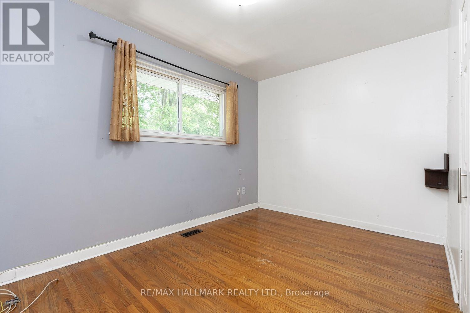 26 FLOWERTOWN AVENUE - Image 21