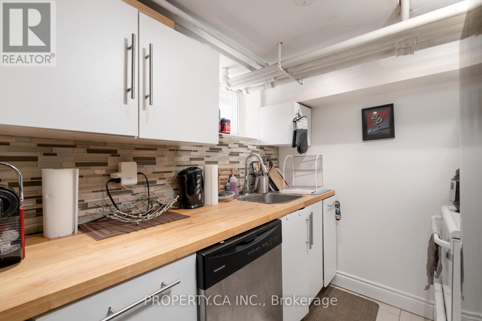 9 FAIRVIEW AVENUE - 26