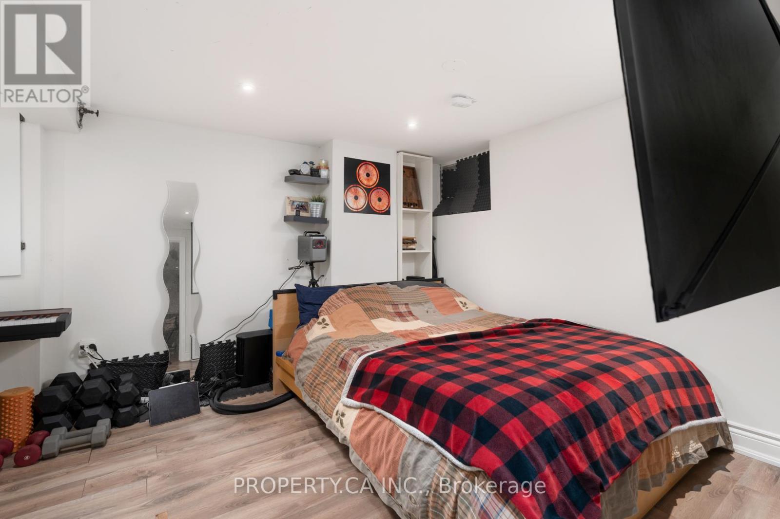 9 FAIRVIEW AVENUE - 27