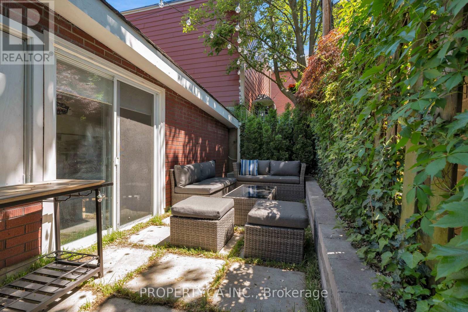9 FAIRVIEW AVENUE - 33