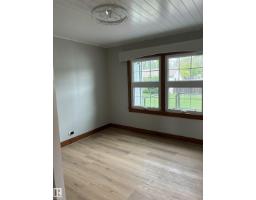 5240 55 Av, Viking, AB T0B4N0 Photo 8