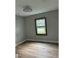 5240 55 Av, Viking, AB T0B4N0 Photo 9