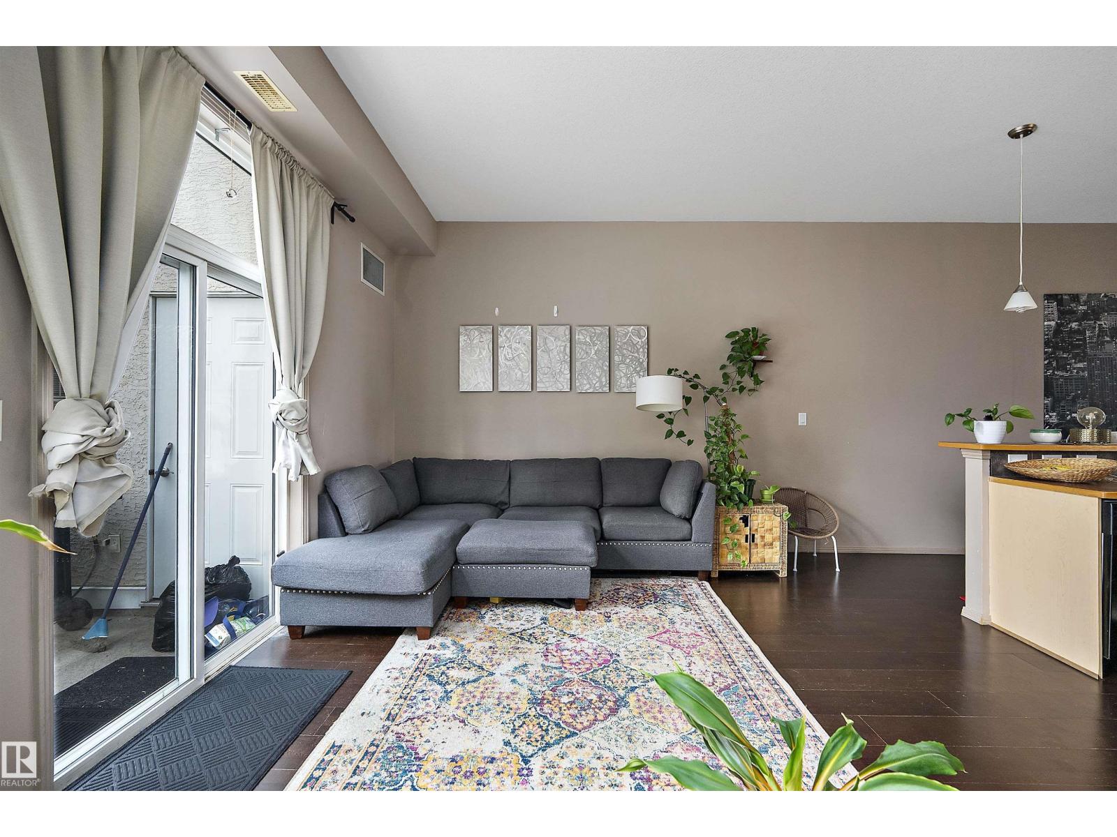 #713 10503 98 AV NW - 10