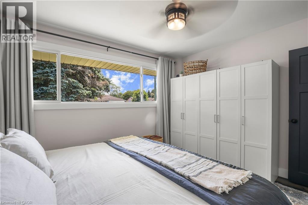 203 MERLIN Crescent - 20