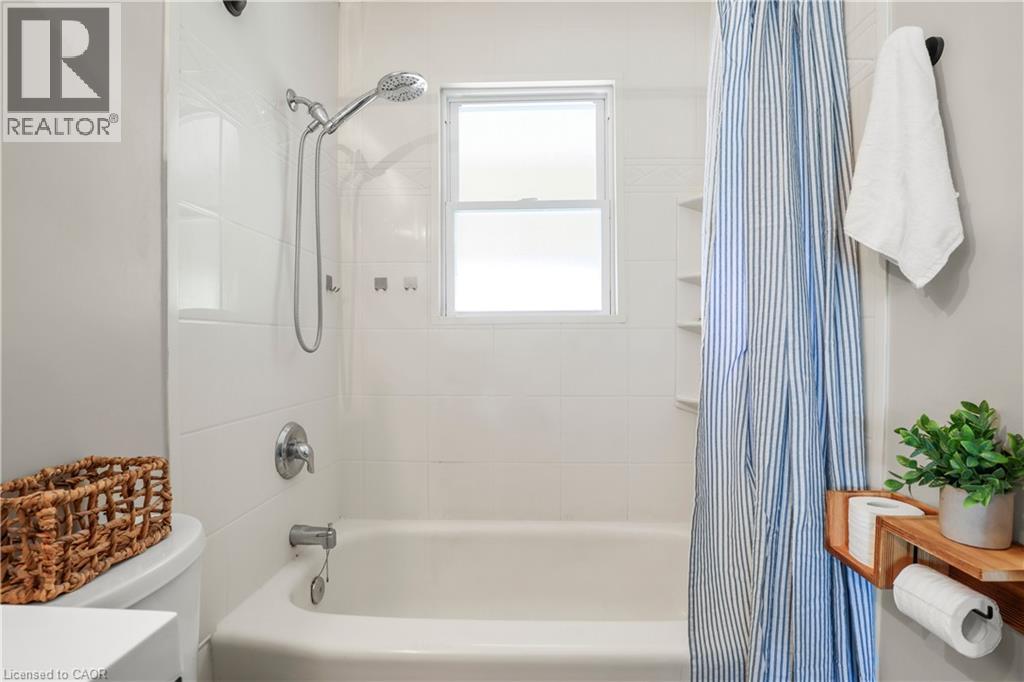 203 MERLIN Crescent - 22