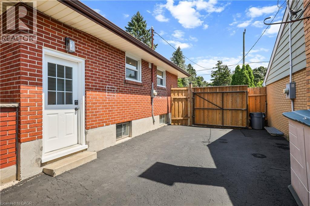 203 MERLIN Crescent - 39