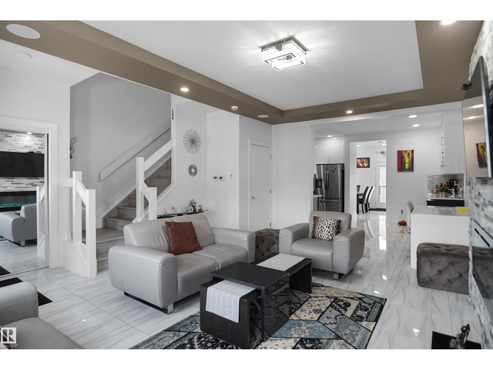 6532 175 AV NW - 4