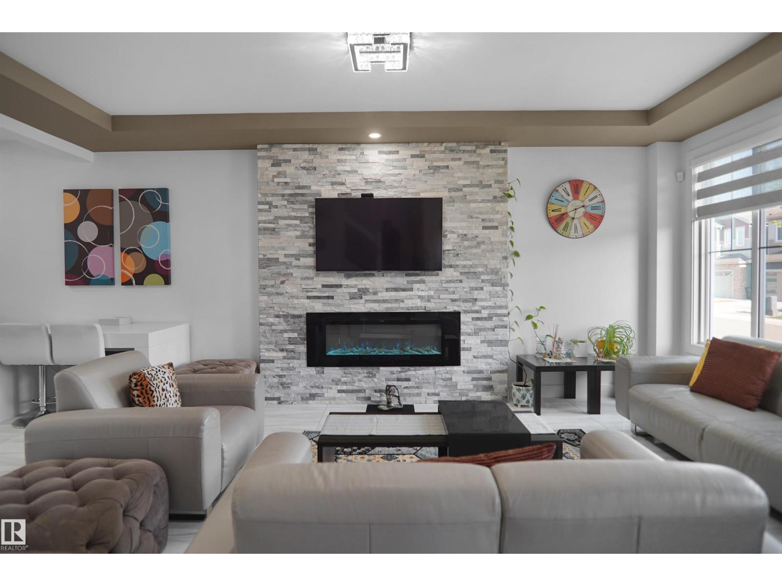 6532 175 AV NW - 7
