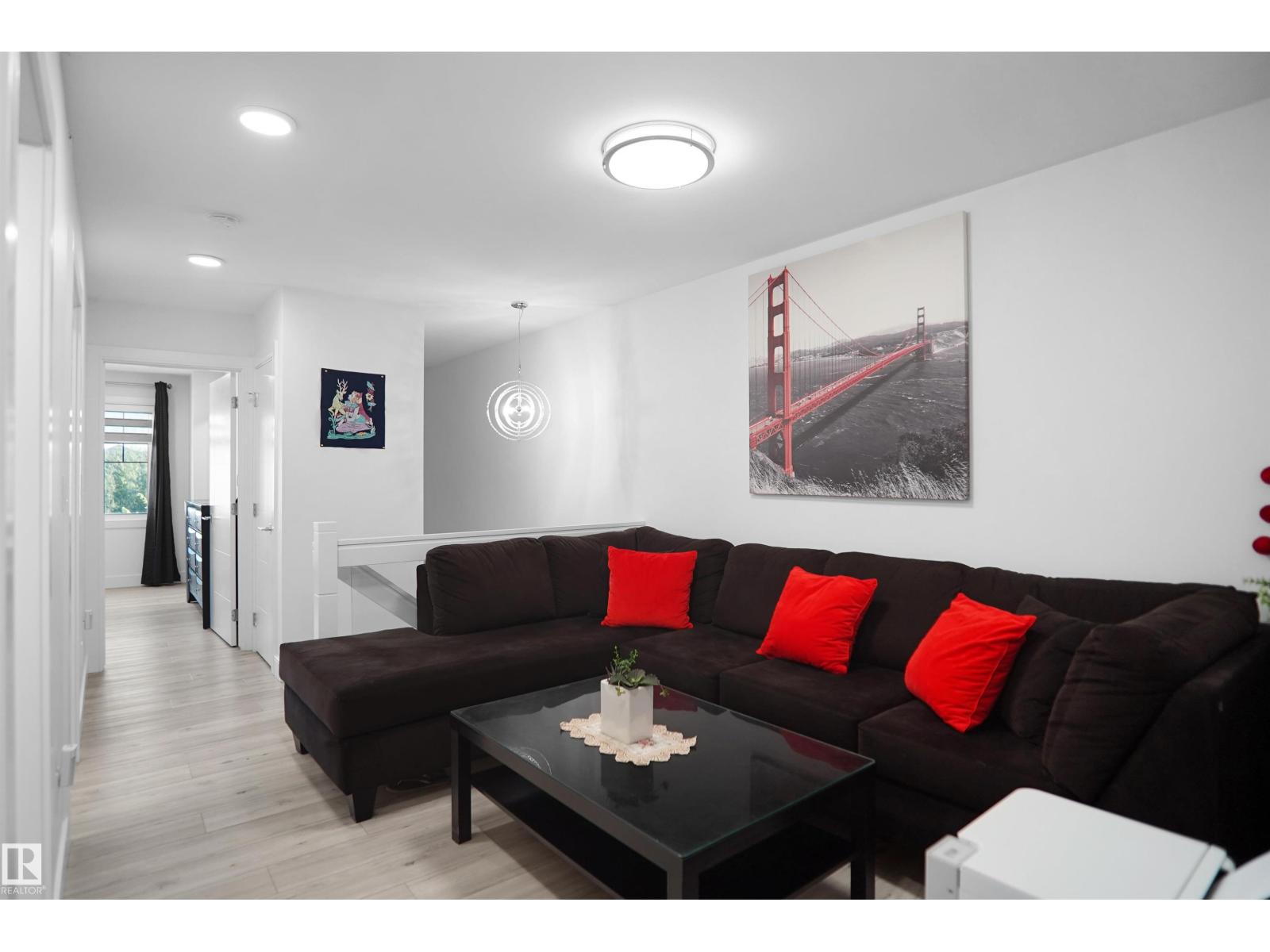 6532 175 AV NW - 24