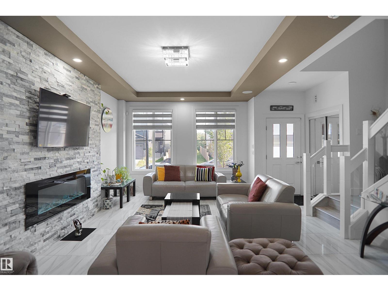6532 175 AV NW - 9