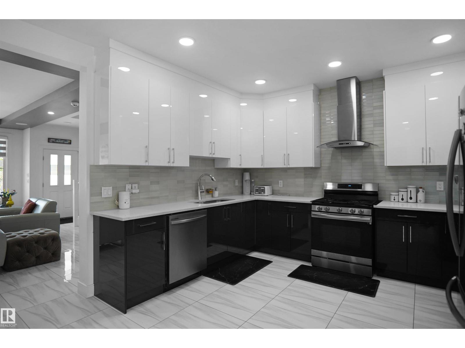 6532 175 AV NW - Image 14