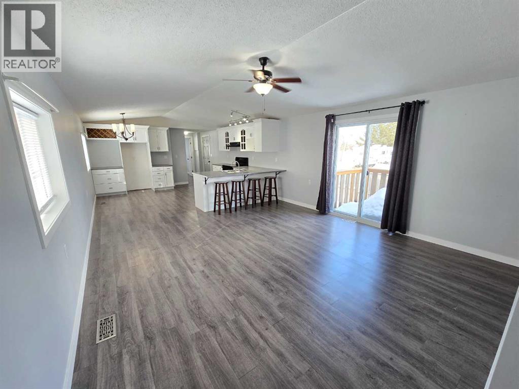 235042 Township Road 844 - 11