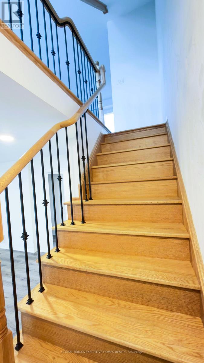 42 AMBEREEN PLACE E - 28