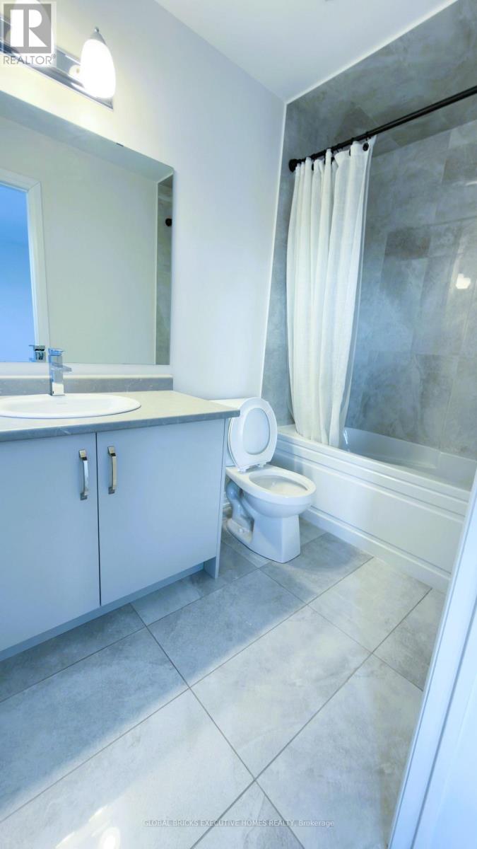 42 AMBEREEN PLACE E - 23