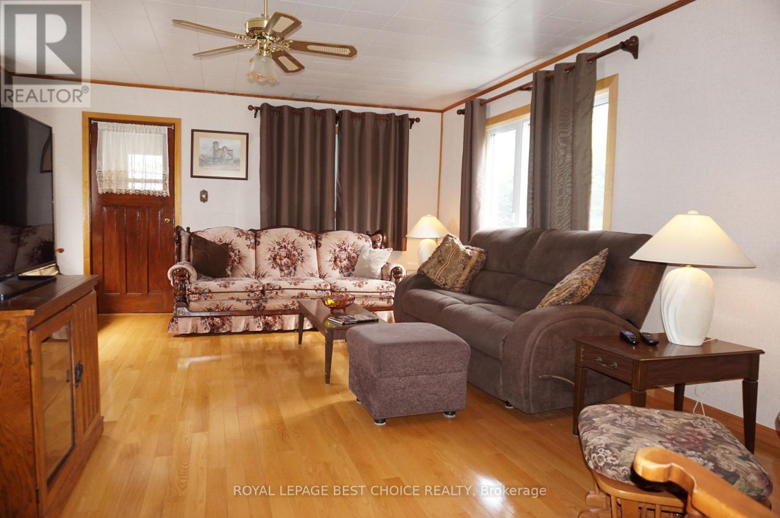 203 LANG STREET - 10