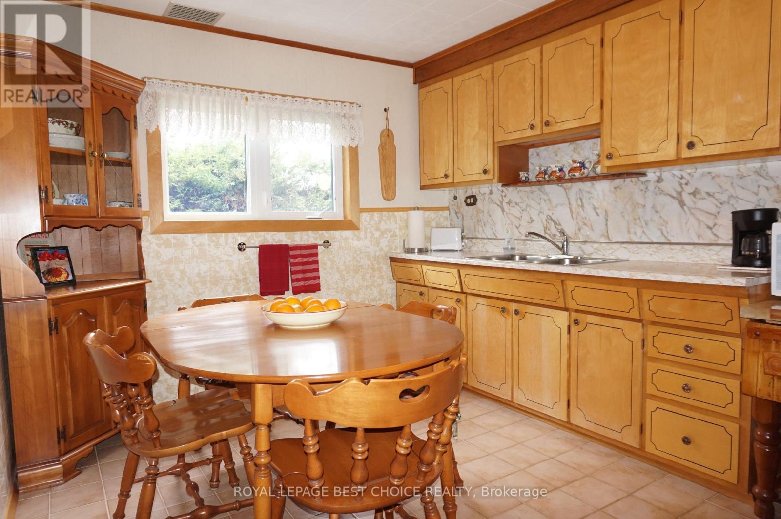 203 LANG STREET - 4